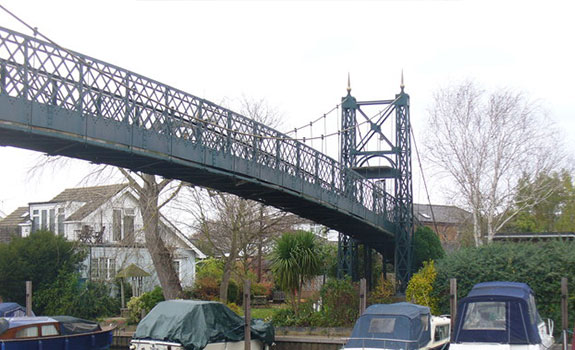 General view of the Thames Ditton suspended footbridge.