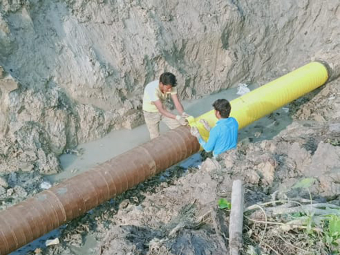 Denso Marine Piling Tape applied to pipeline